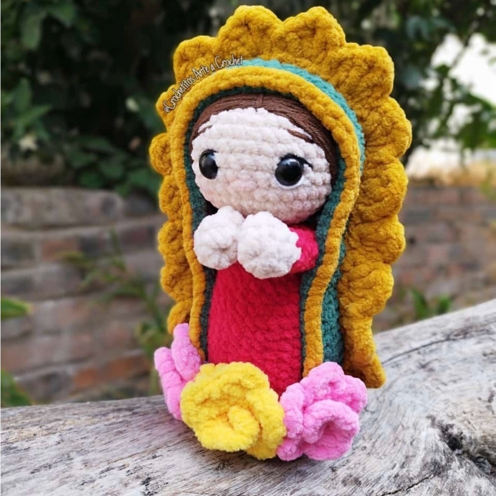 virgen de guadalupe amigurumi , Plush virgen Mary
